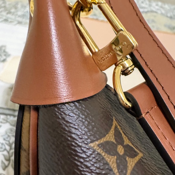 LOUIS VUITTON LOOP HOBO MNG M.REV. - Picture 4 of 15